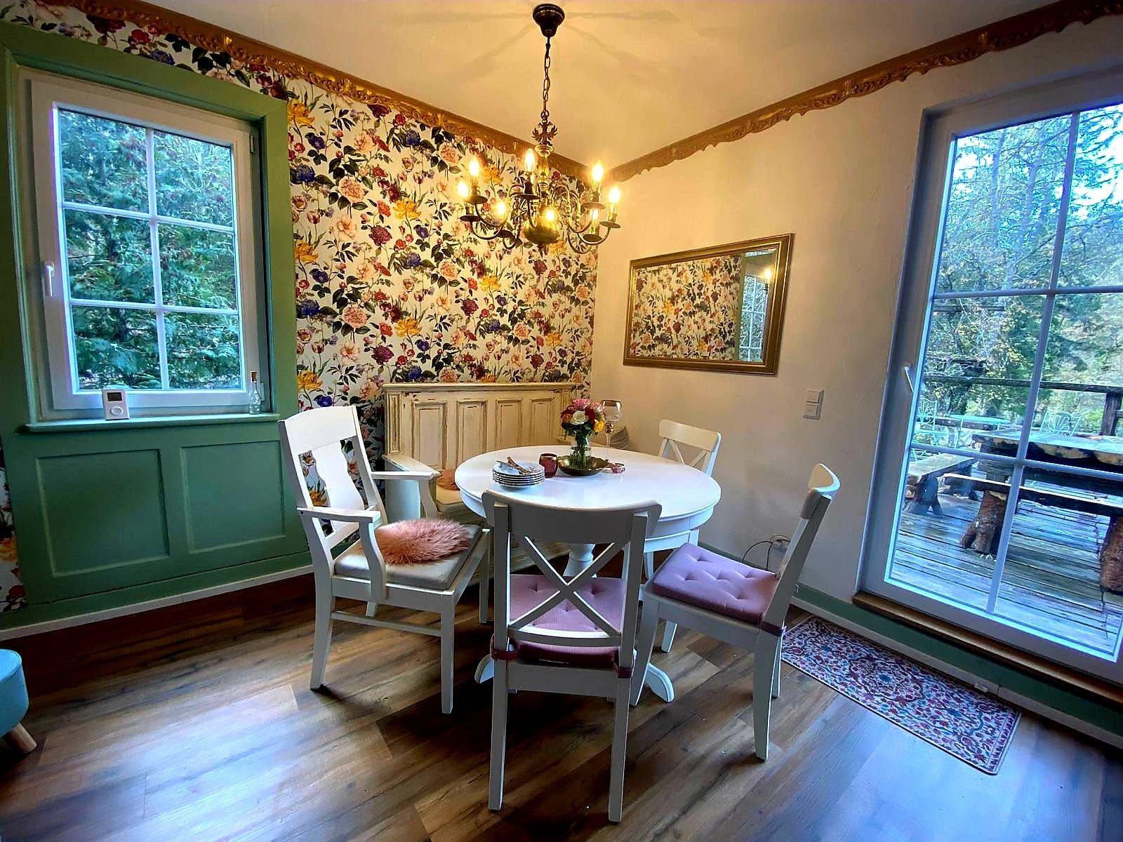 Life In The Railroad Keeper's House In The Middle Of The Forest - Life in the railroad keeper's house in the middle of the forest - Gallery - 1