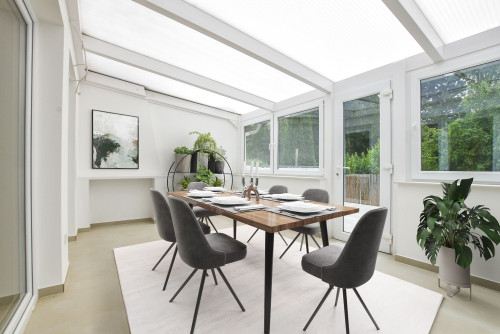 Fantastic renovated house with lots of space and charm