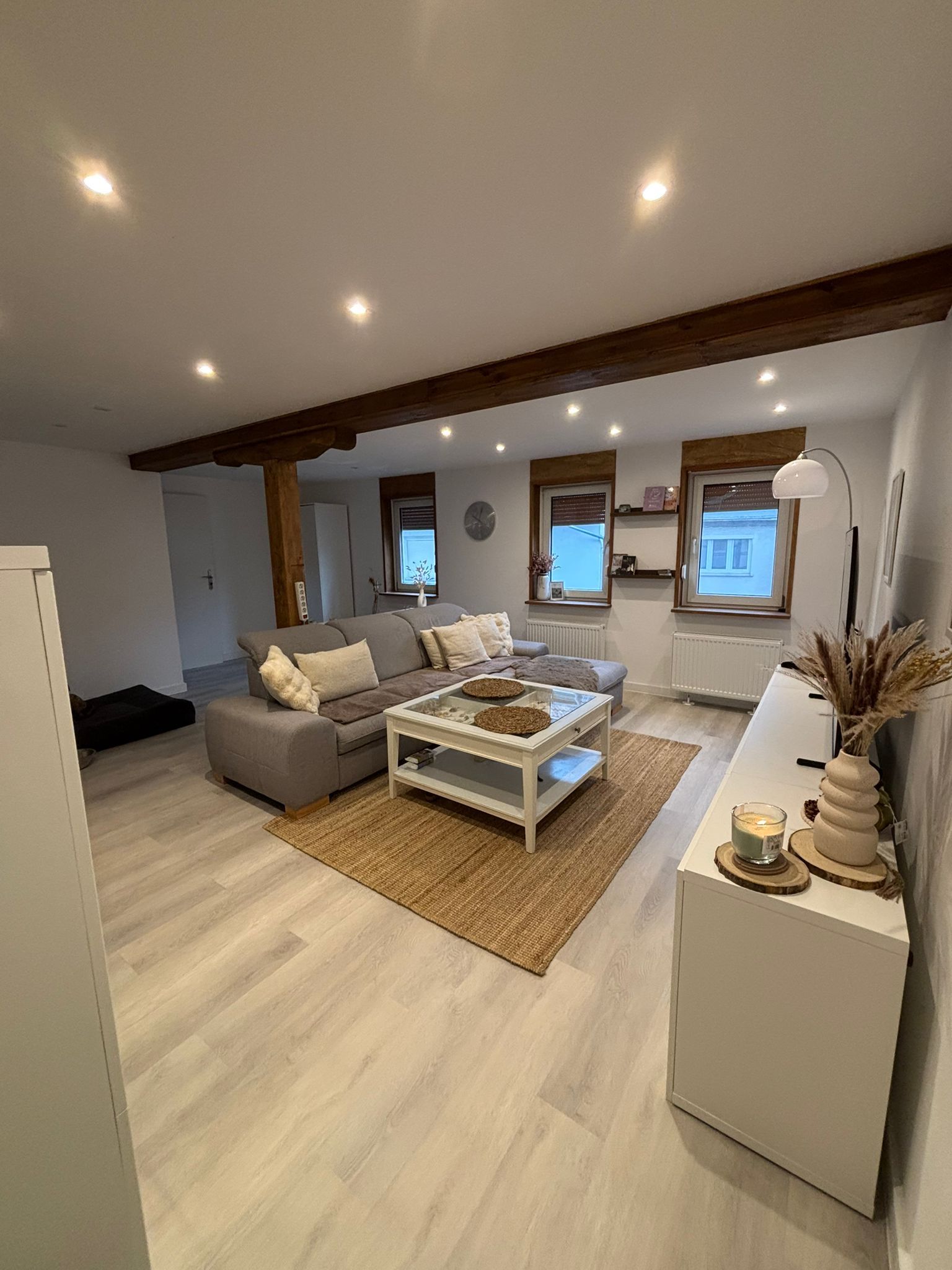 Modernized Half-Timbered House (125 M², 4 Rooms) In Nidderau - €1,200 + €350 NBK - Modernized half-timbered house (125 m², 4 rooms) in Nidderau - €1,200 + €350 NBK - Gallery - 9