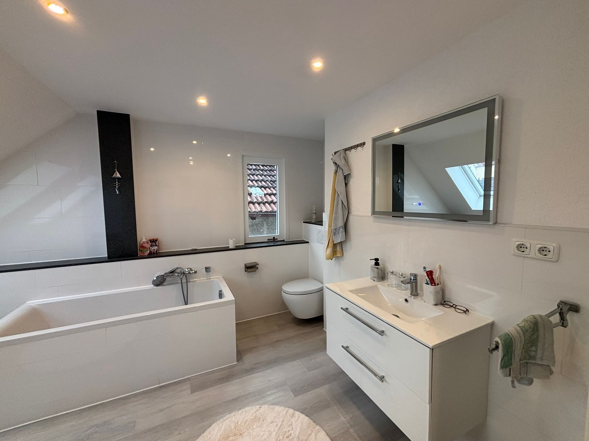 Modernized Half-Timbered House (125 M², 4 Rooms) In Nidderau - €1,200 + €350 NBK - Modernized half-timbered house (125 m², 4 rooms) in Nidderau - €1,200 + €350 NBK - Gallery - 10