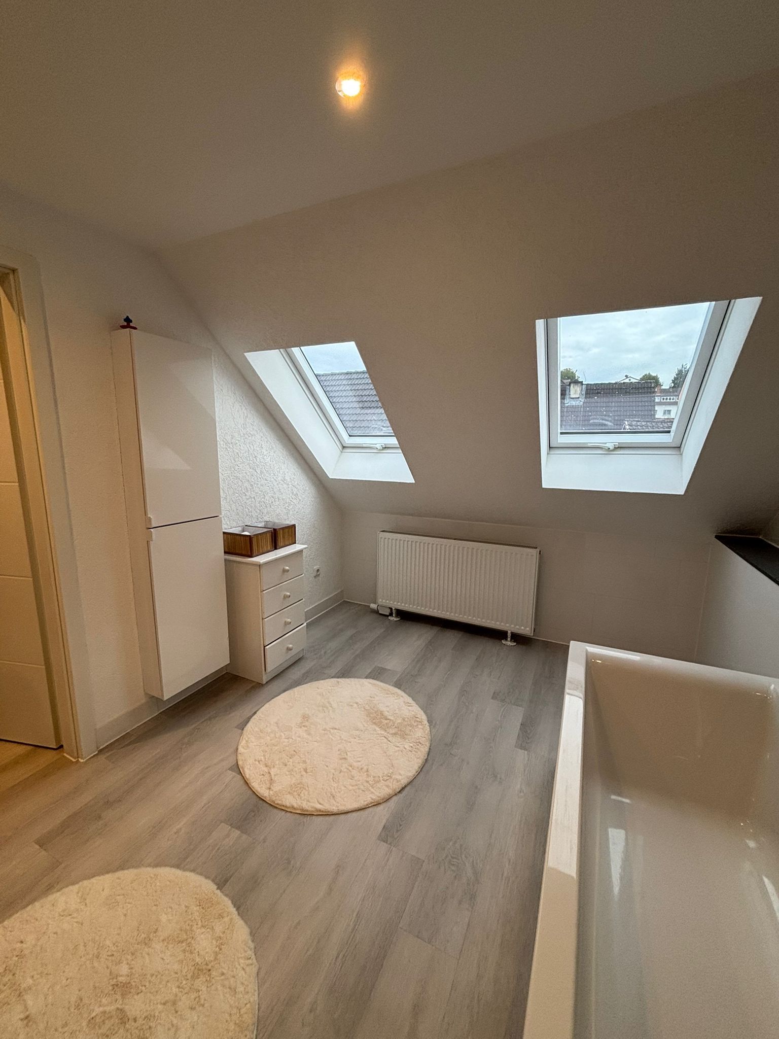 Modernized Half-Timbered House (125 M², 4 Rooms) In Nidderau - €1,200 + €350 NBK - Modernized half-timbered house (125 m², 4 rooms) in Nidderau - €1,200 + €350 NBK - Gallery - 12