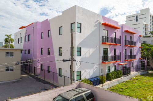 Modern Coliving Community with Private Rooms in Vibrant Little Havana