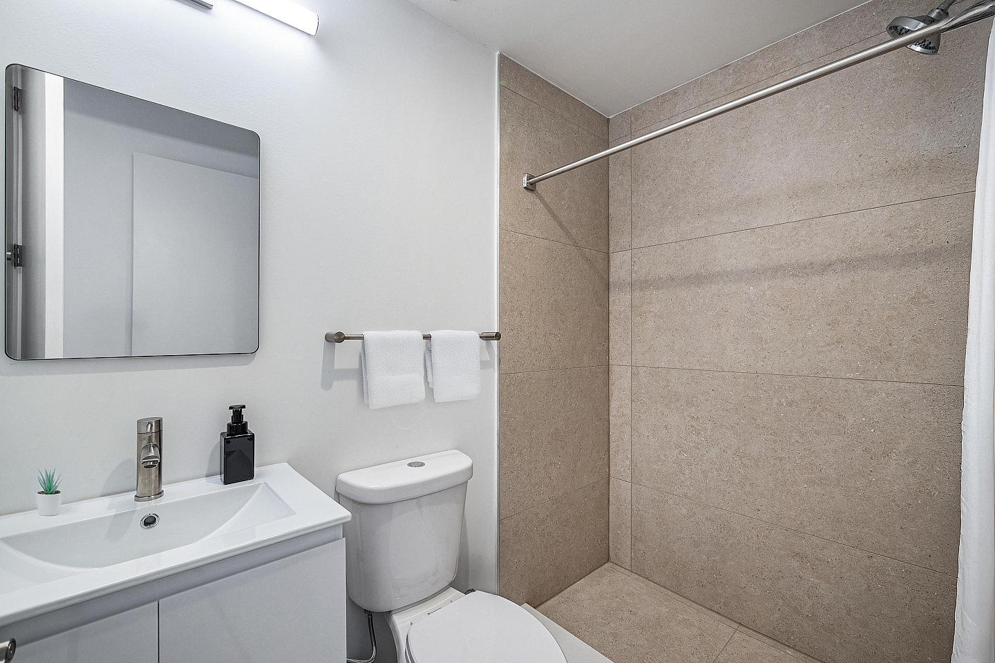 32- Private Room In A 3-3 Apartment - 12