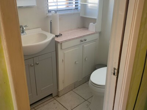 Private bedroom and Bath for female
