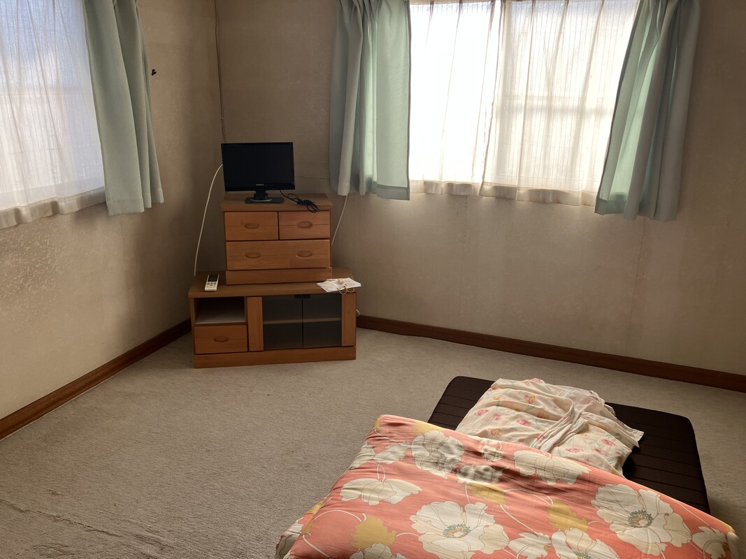 2F 8畳フローリング(Full Room) - 大阪観光に便利!!落ち着いた住宅街でホームスティ! - Gallery - 1