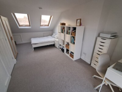 Spacious double room in Hove