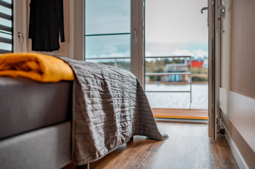 Floating house on the water - Gallery - 7