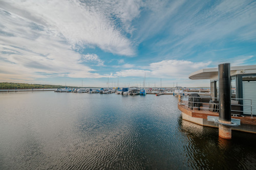 Floating house on the water - Gallery - 12