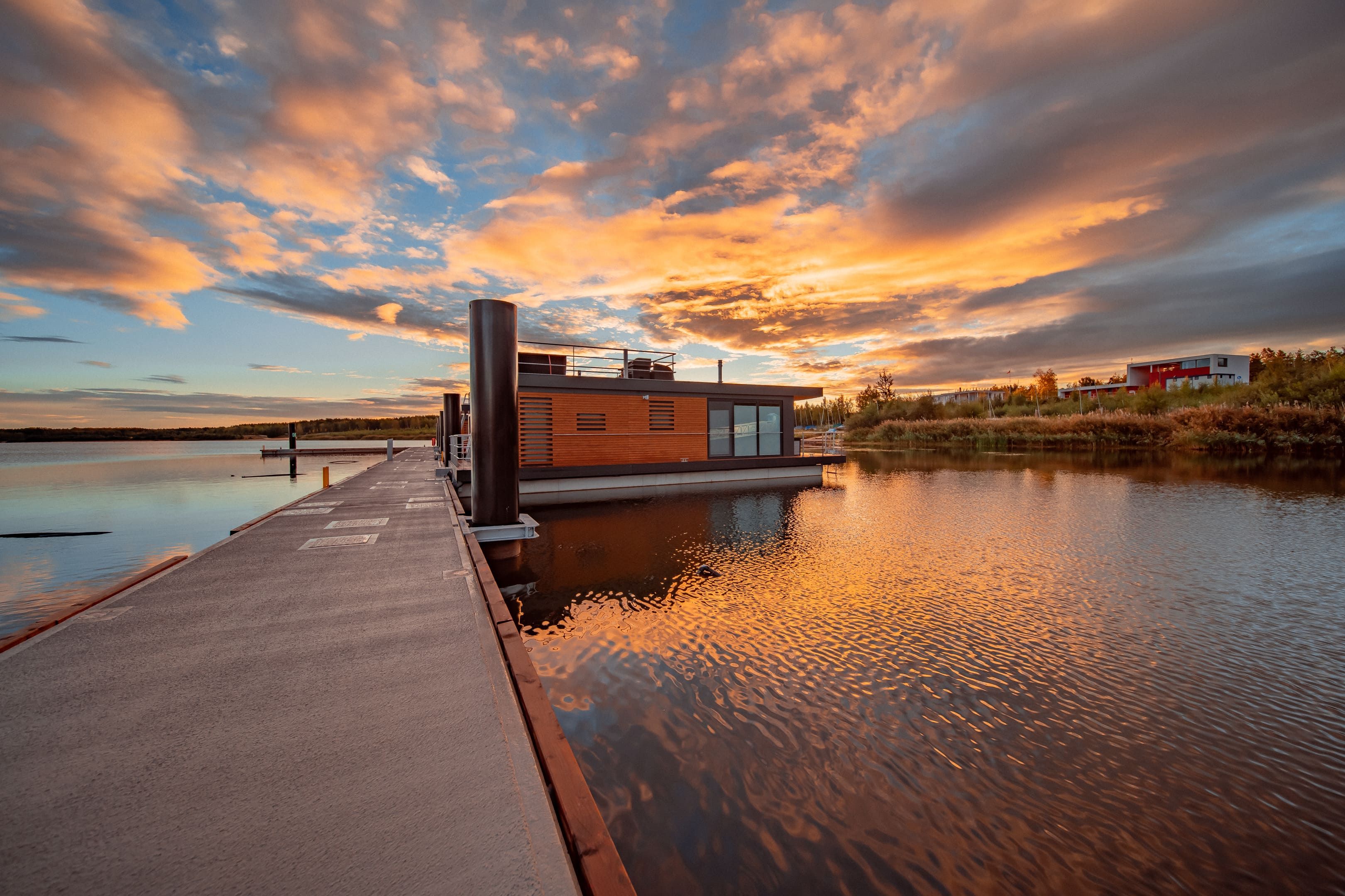 Floating House On The Water - Floating house on the water - Gallery - 20