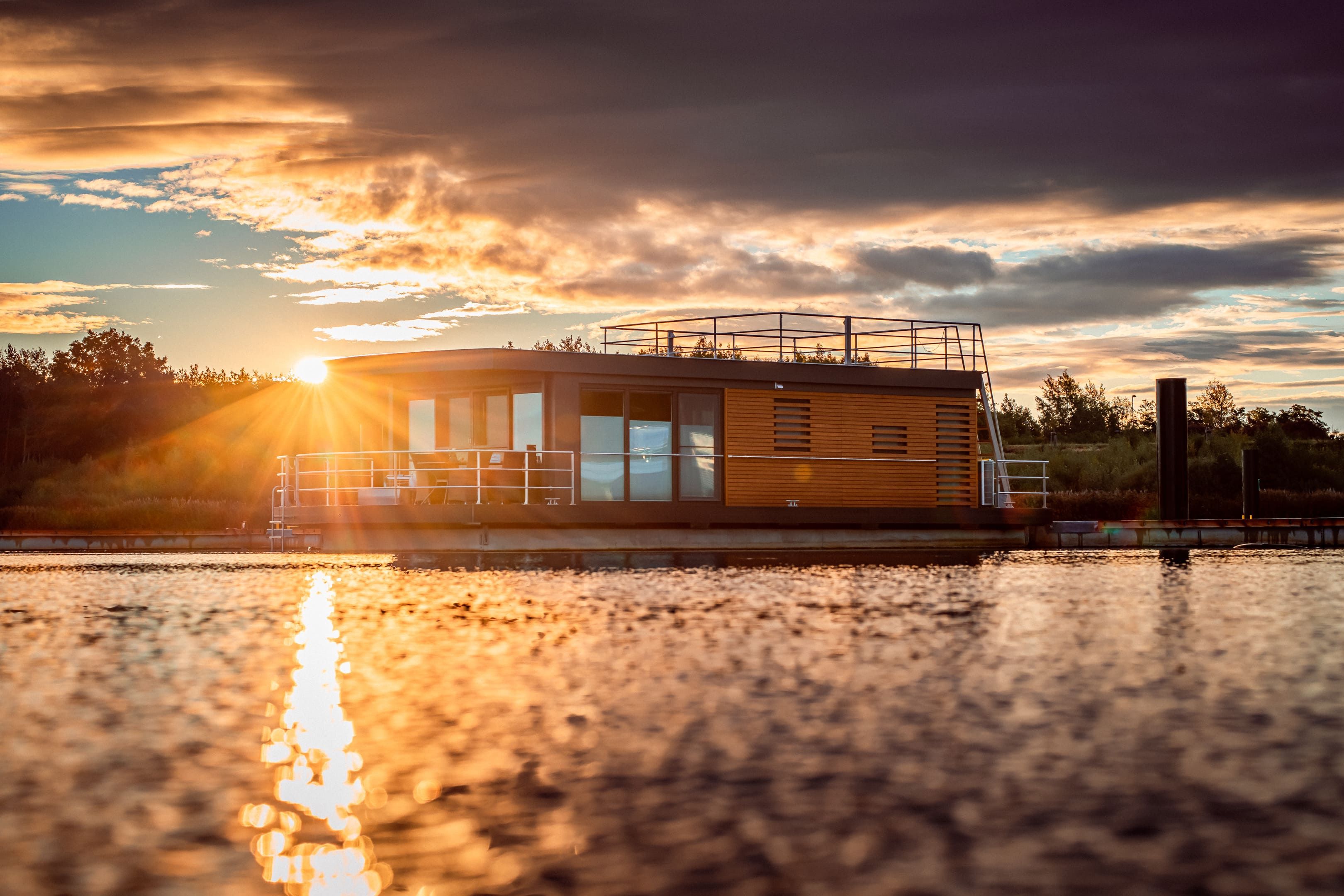  Floating House On The Water  -  Floating house on the water  - Gallery -  23