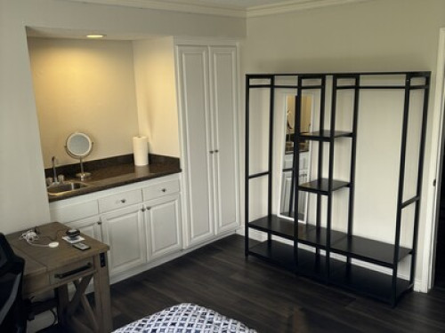 Roughneck Crib - Gallery - 7