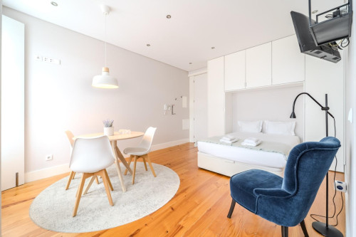 Large and bright studio in Guimarães