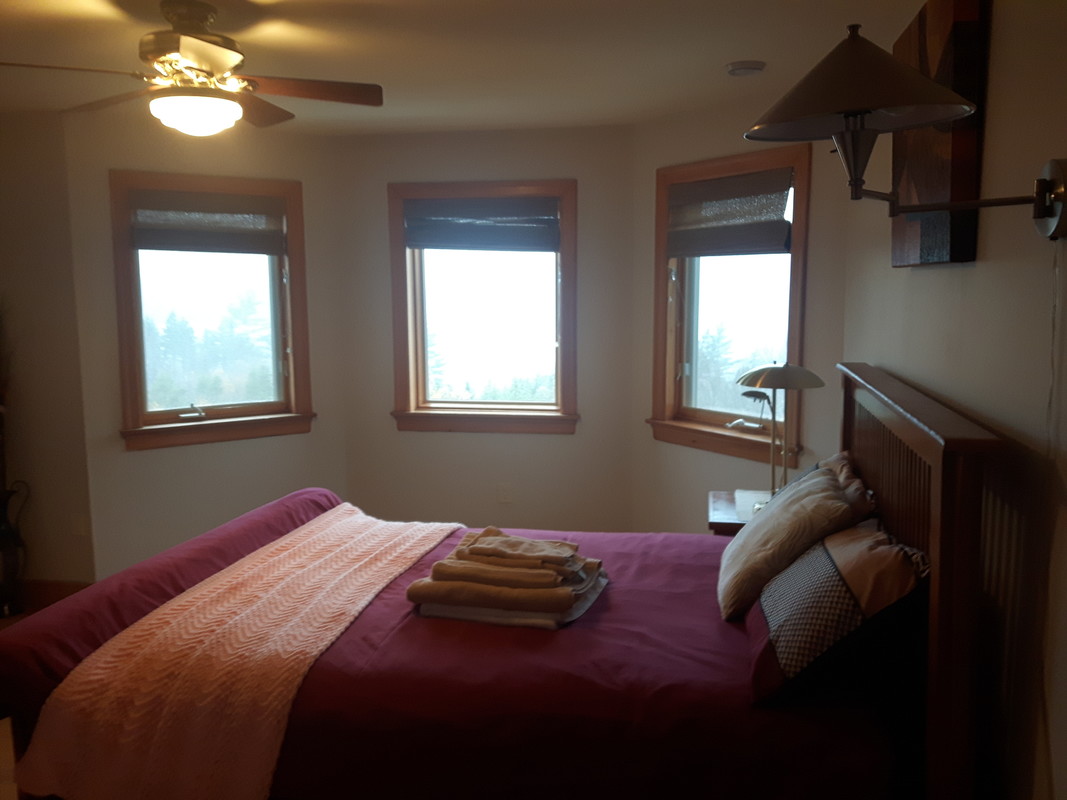 Upstairs Bedroom Facing The Lake (Single Bed) - 1