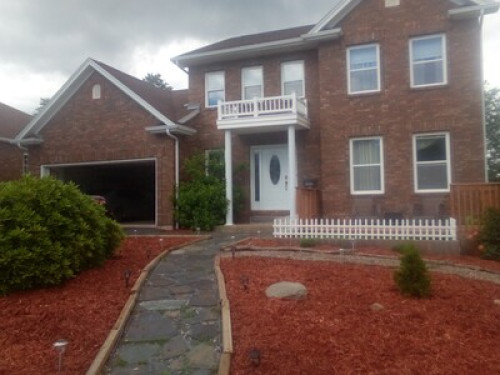 Large house close to Trails