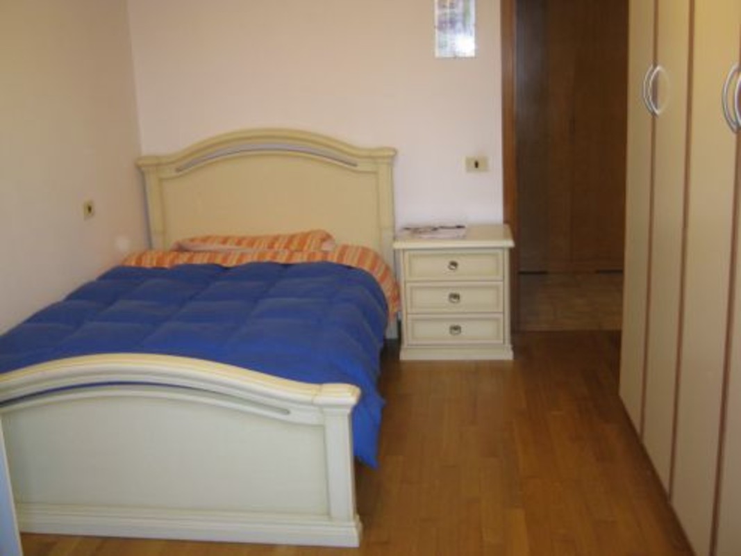 Bedroom With Big Bed(Full Room) - 1