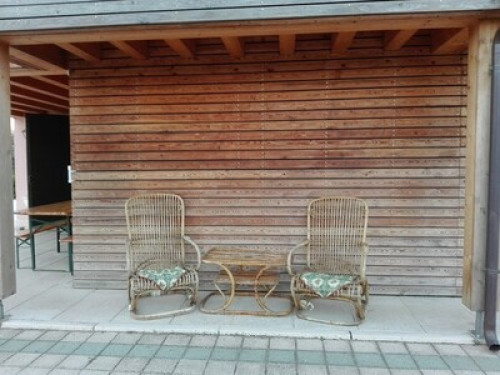 pink house wood of berici