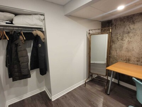 Private, Clean, Bright Bedroom - Gallery - 4