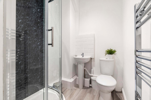 13-stanmore-avenue-leeds-45905752920251008062114AM