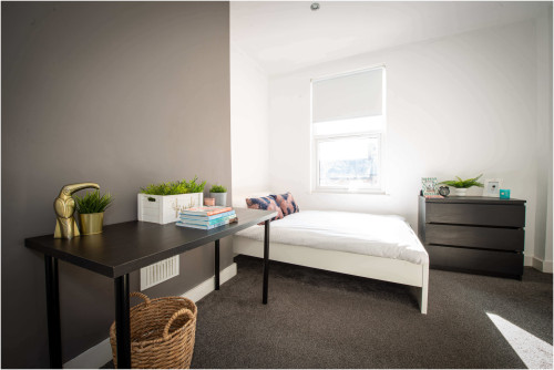 19-estcourt-terrace-leeds-119657025620251008062642AM
