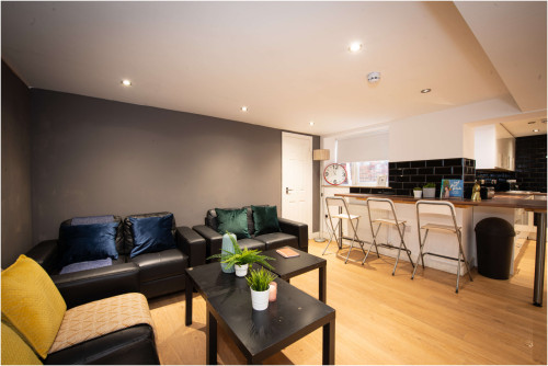 19-estcourt-terrace-leeds-129391804620251008062637AM