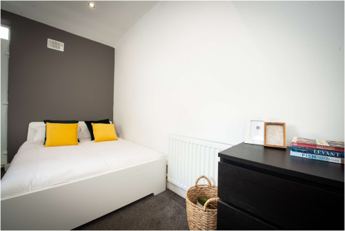 19-estcourt-terrace-leeds-26488827120251008062648AM