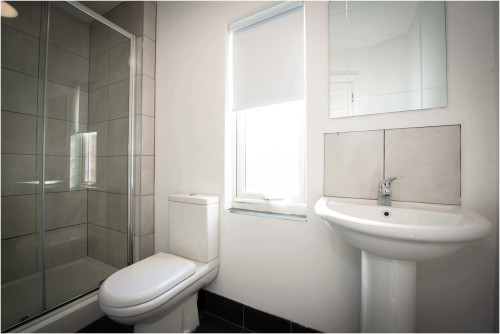 19-estcourt-terrace-leeds-56687400620251008062641AM