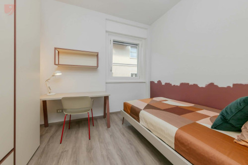 Room in Via Malpaga, Trento for 87 m² with 4 bedrooms