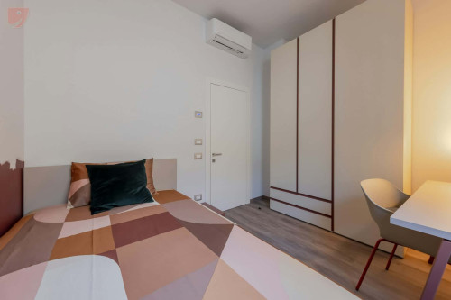 Room in Via Malpaga, Trento for 87 m² with 4 bedrooms