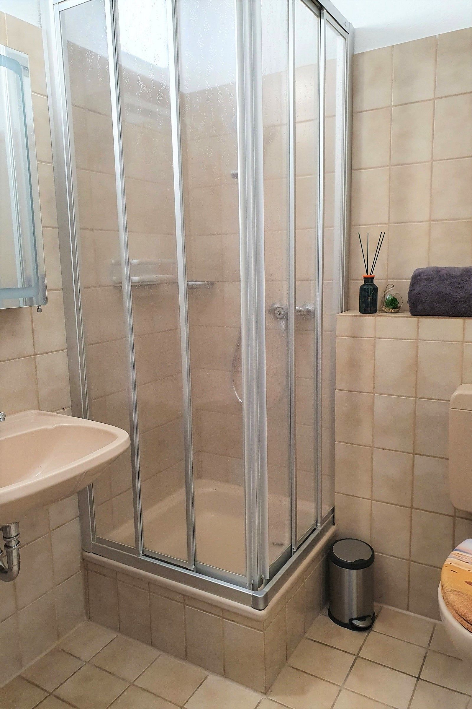 Fully Furnished 2-Room Apartment With Balcony And A Lot Of Charm In Meersburg - 20
