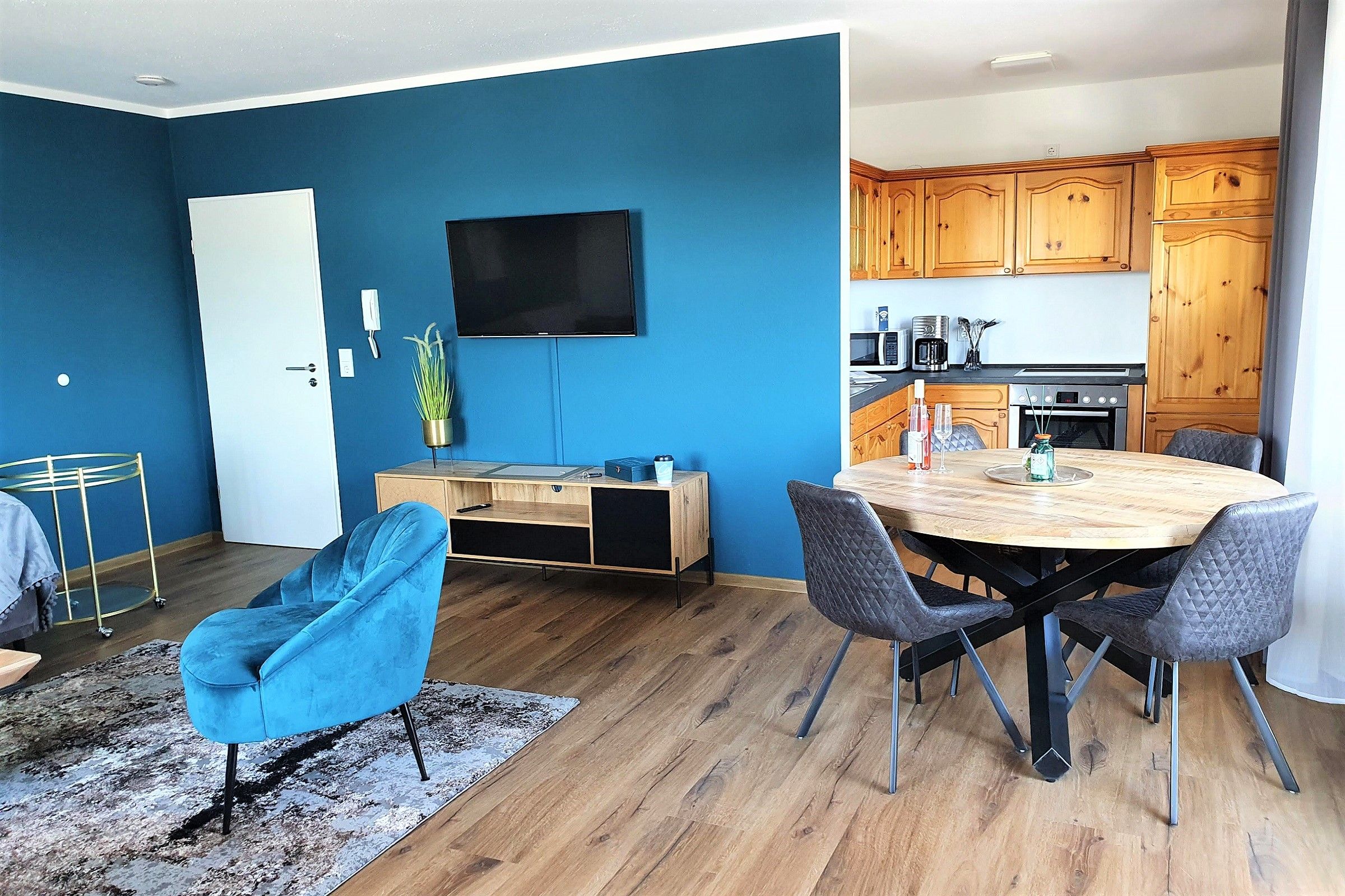 Fully Furnished 2-Room Apartment With Balcony And A Lot Of Charm In Meersburg - 30