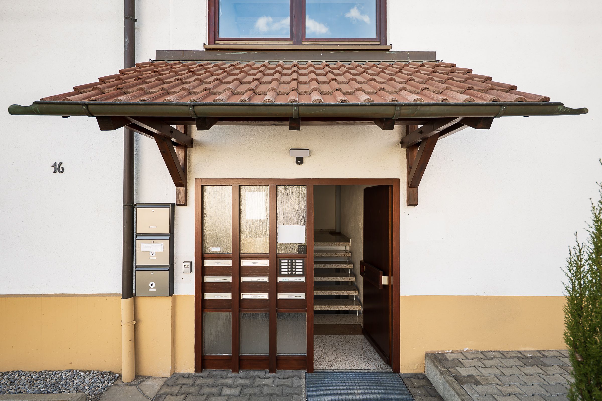 Fully Furnished 2-Room Apartment With Balcony And A Lot Of Charm In Meersburg - 2