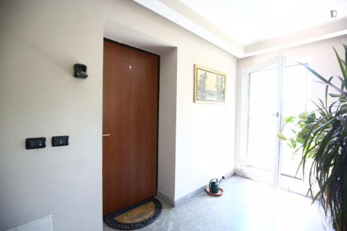 Elegant 1-bedroom apartment with spacious outdoor area and hot tub ideal for Bocconi students