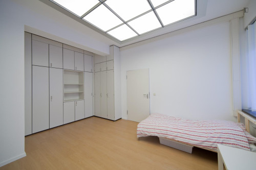 Tasteful single bedroom in Sendling