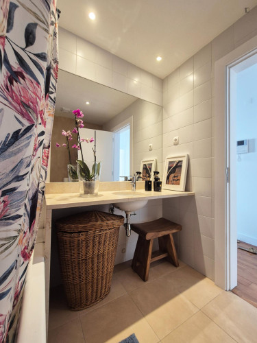 Charming flat next to Jardim da Estrela