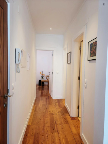 Charming flat next to Jardim da Estrela