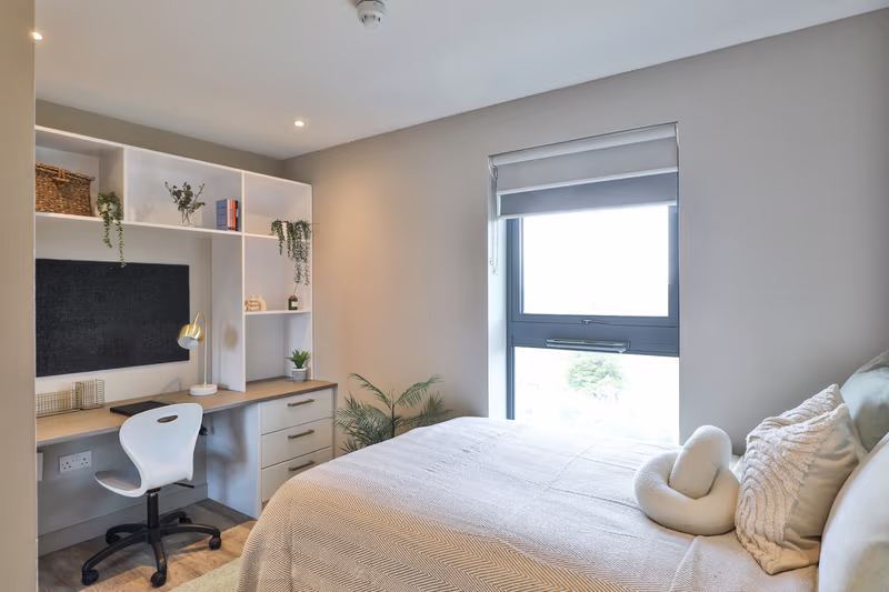  Classic 2 Bed Apartment  -  Talbot Point  - Gallery -  5