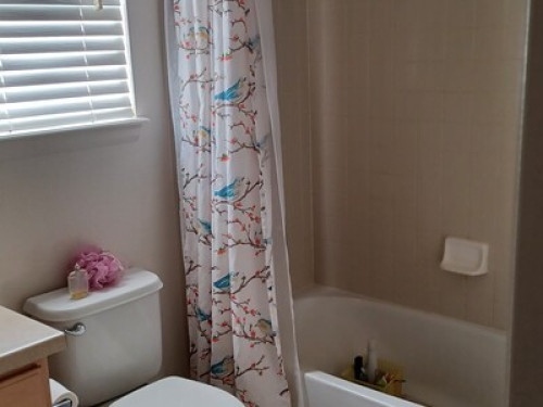 room for rent with private bathroom