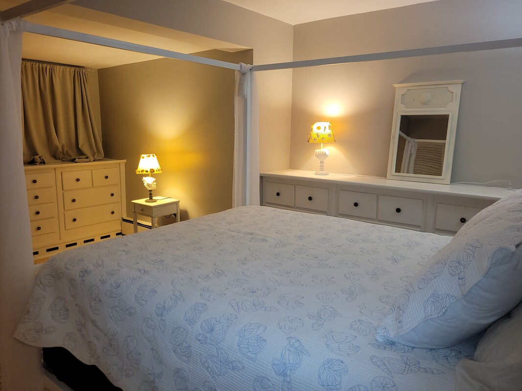Upper 2 Levels Of House(Single Bed) - 1
