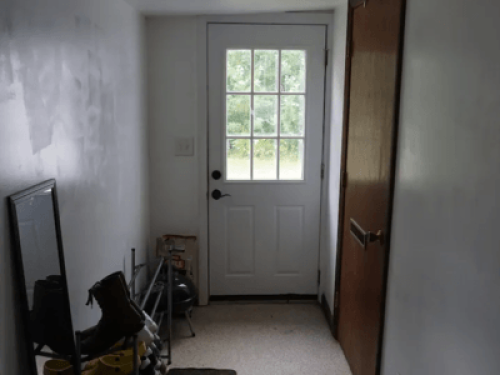Small room close to UMaine
