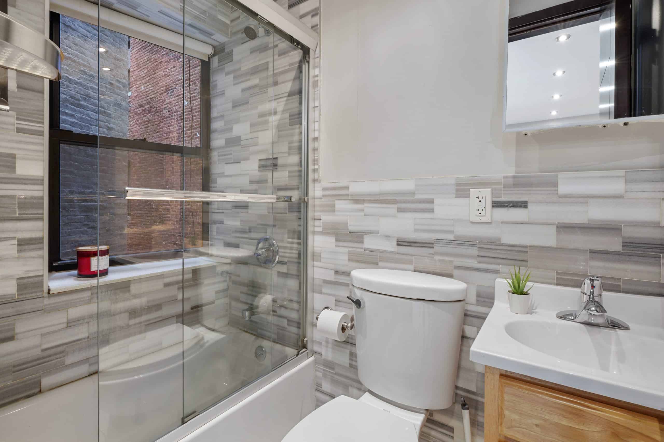  Economy Private Room  -  Manhattan Morningside Home  - Gallery -  6