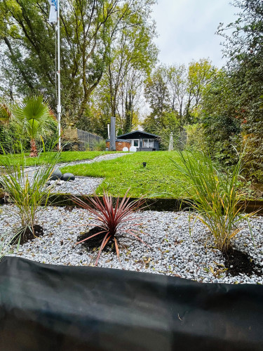 Cozy, fully furnished apartment – ideal for business commuters.