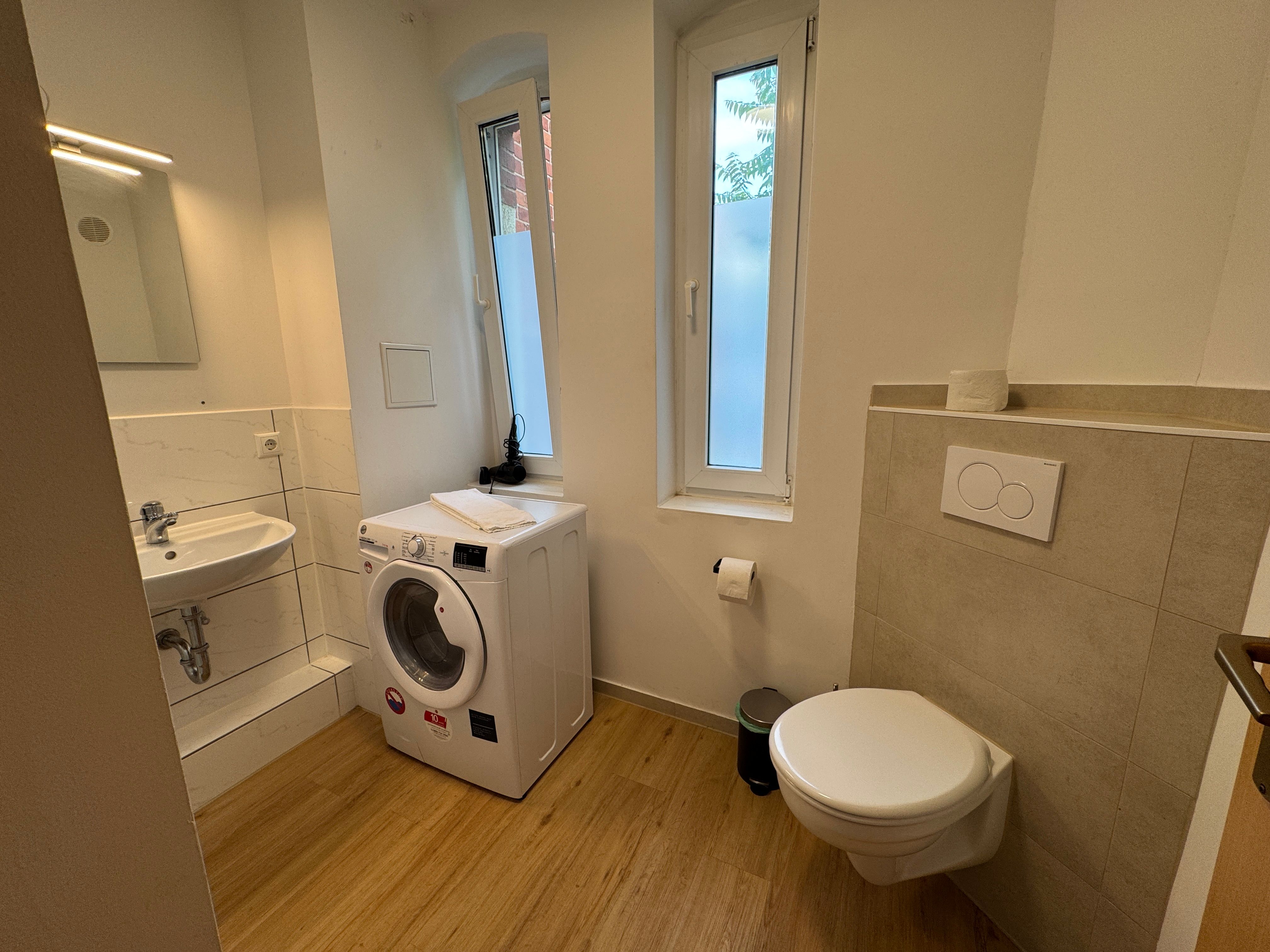 Luvonio Apartments – Modern & Centrally Located With Wi-Fi, 55-Inch Smart TV & DeLonghi Coffee Machi - 19