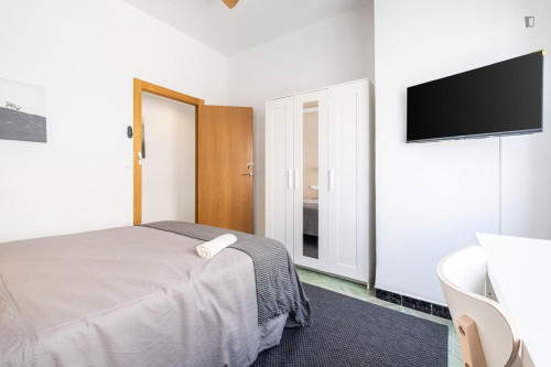 Appealing double bedroom in the Benalua neighbourhood