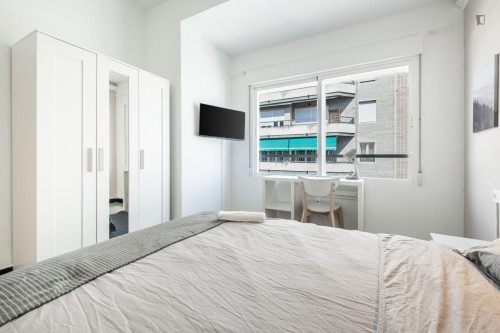 Appealing double bedroom in the Benalua neighbourhood