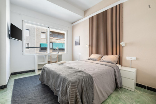 Appealing double bedroom in the Benalua neighbourhood