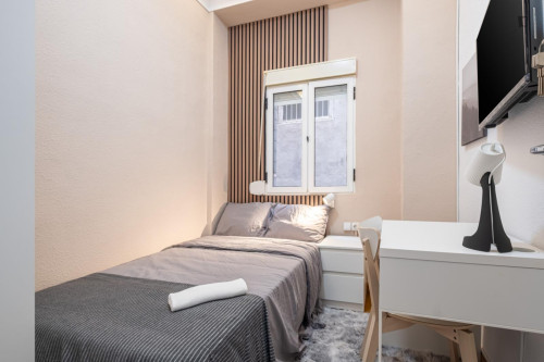 Modern single bedroom near Alicante-Terminal train station