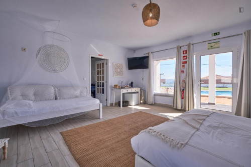 Lovely ensuite bedroom in Santa Comba Dão, Viseu