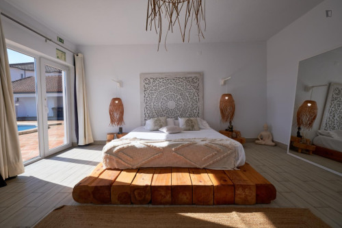 Pleasant ensuite bedroom in Santa Comba Dão