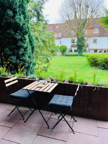 Newly renovated and furnished apartment with parking space in Bremen-Nord.