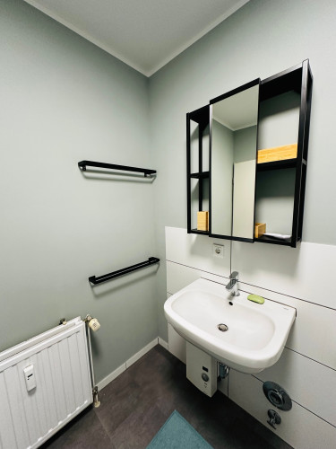 Newly renovated and furnished apartment with parking space in Bremen-Nord.